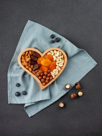 Тарелка из бука "Сердце"