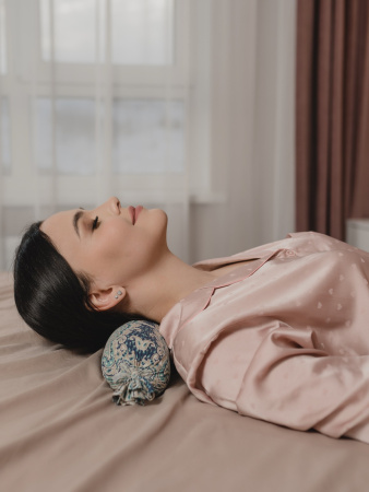 Валик травяной для спины и талии "Чародей"