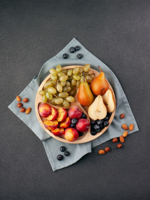 Менажница из бука круглая Ф2